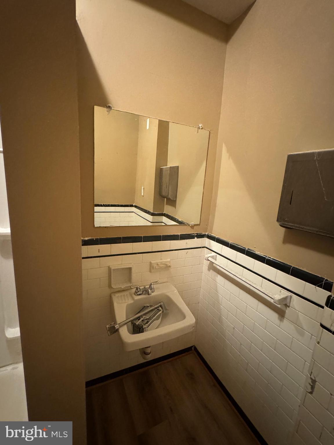 GREENSPRING - Commercial Sale