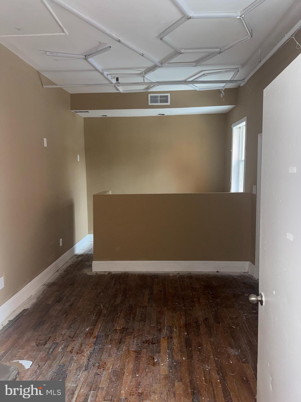 GREENSPRING - Commercial Sale