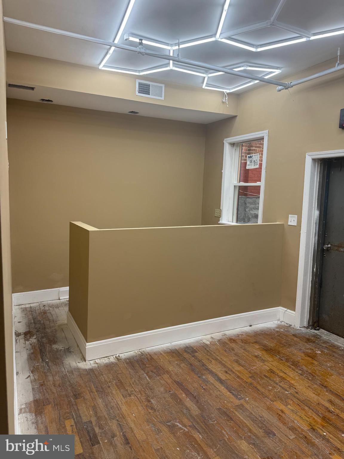 GREENSPRING - Commercial Sale