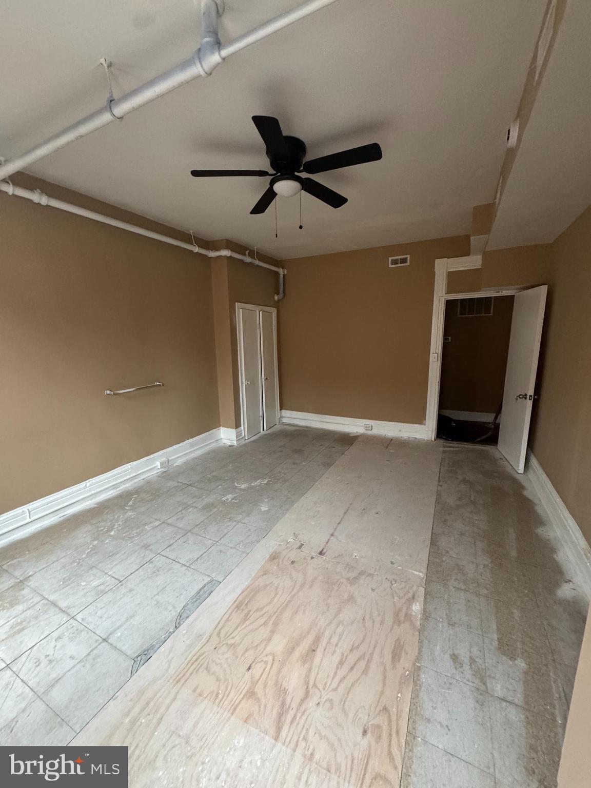 GREENSPRING - Commercial Sale