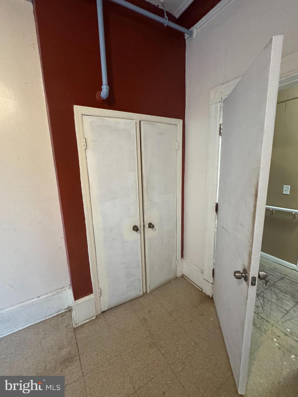 GREENSPRING - Commercial Sale