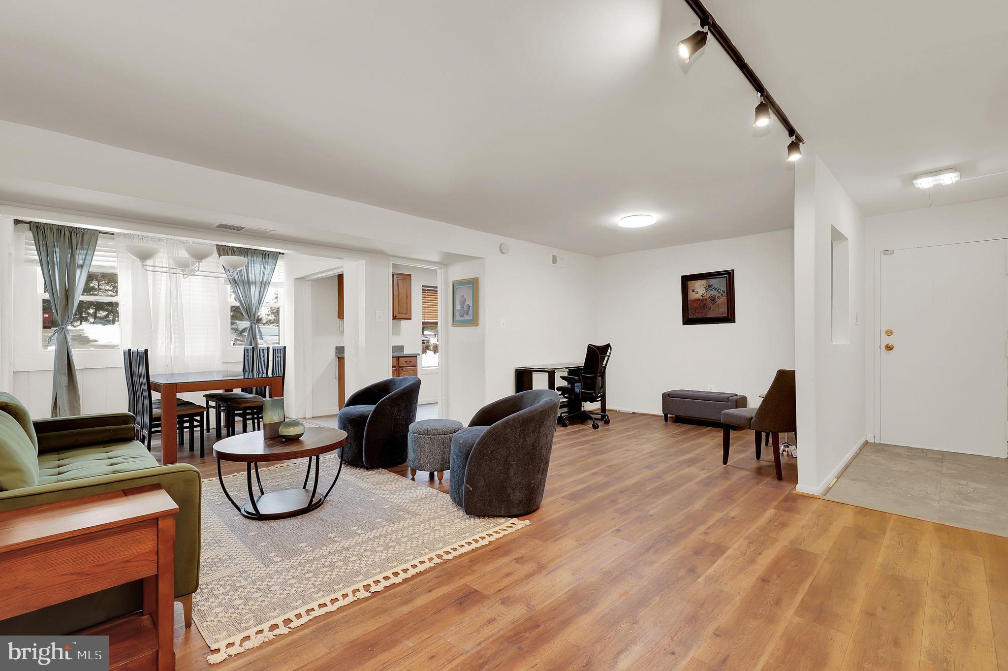 VOM VILLAGE CENTER - Residential