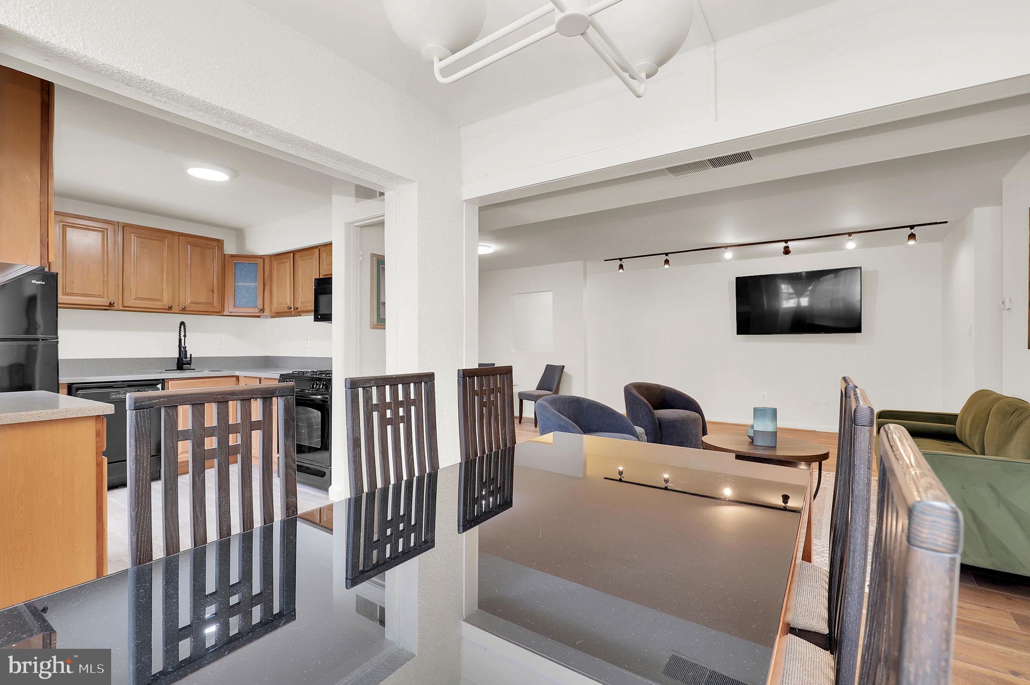 VOM VILLAGE CENTER - Residential