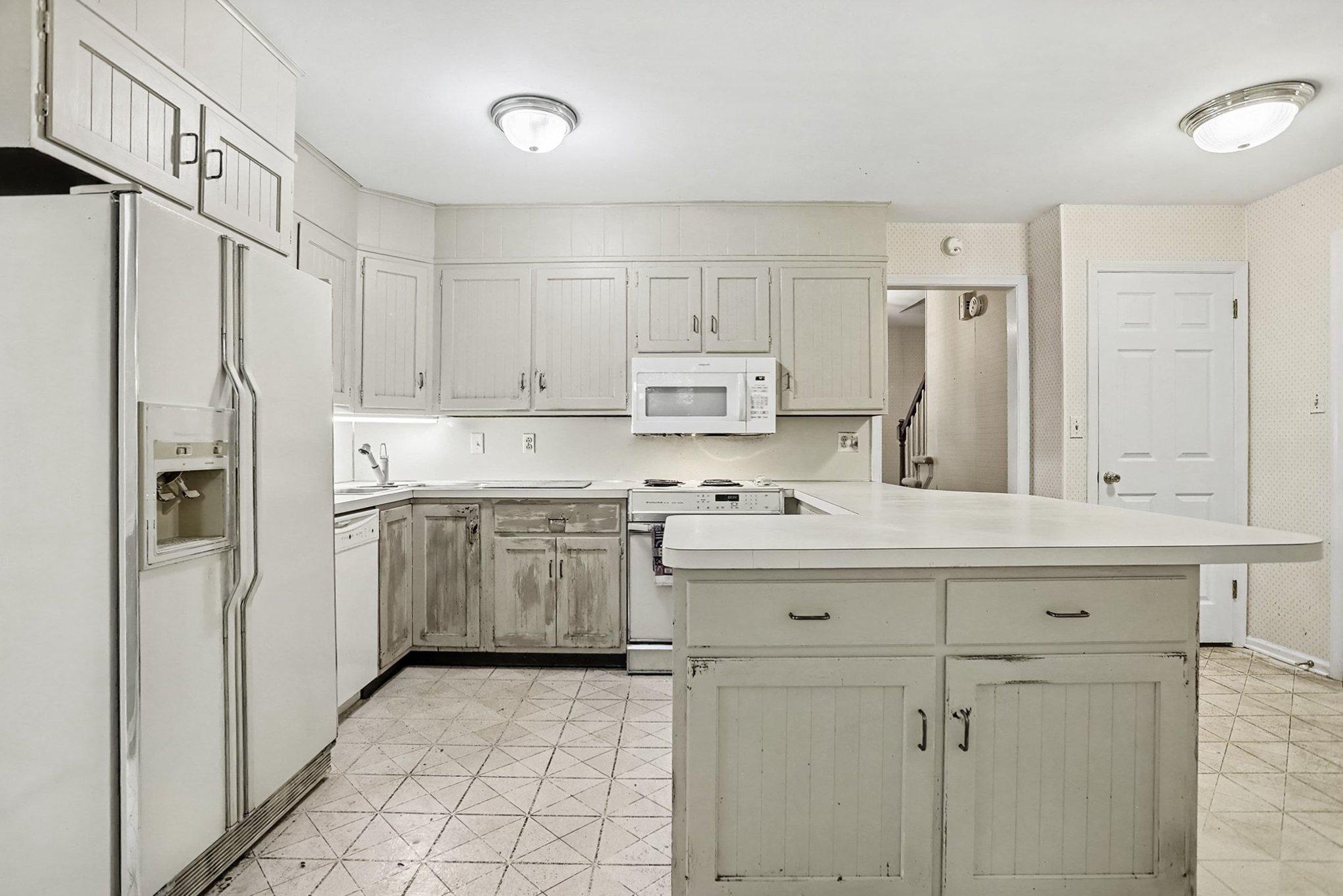 621 ENSMINGER DRIVE