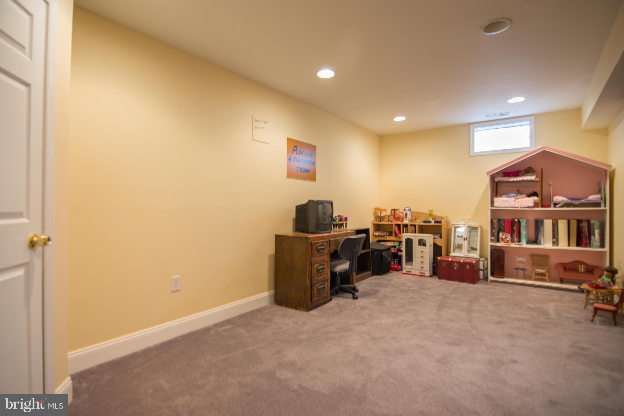 THE HIGHLANDS - Residential