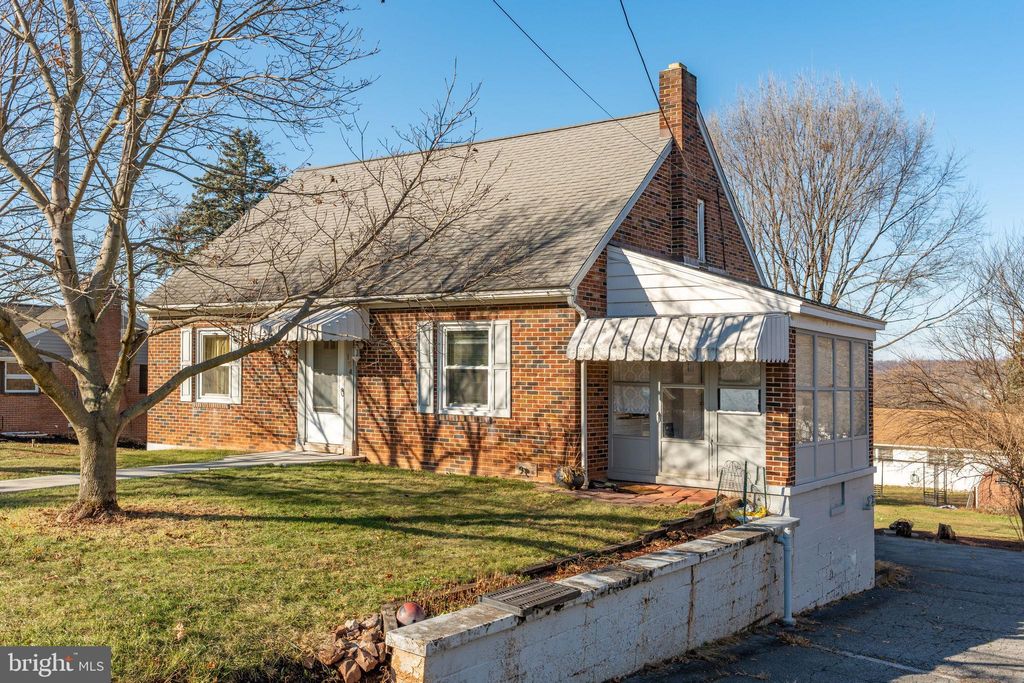 Photo of 134 N Reamstown Road, STEVENS, PA 17578 (MLS # PALA2061890)