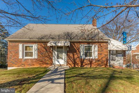 Photo of 134 N Reamstown Road, STEVENS, PA 17578 (MLS # PALA2061890)