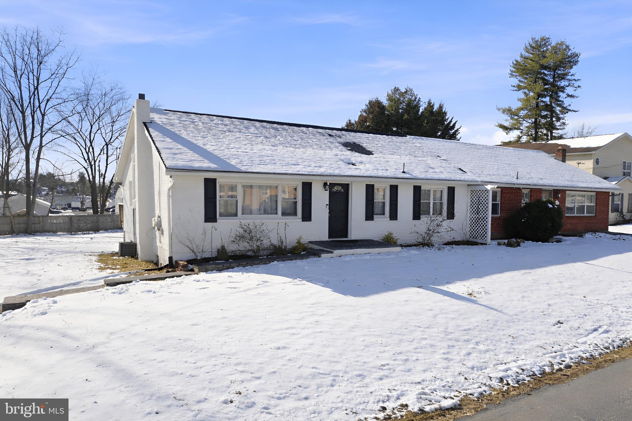 114 S LOCKWILLOW AVENUE