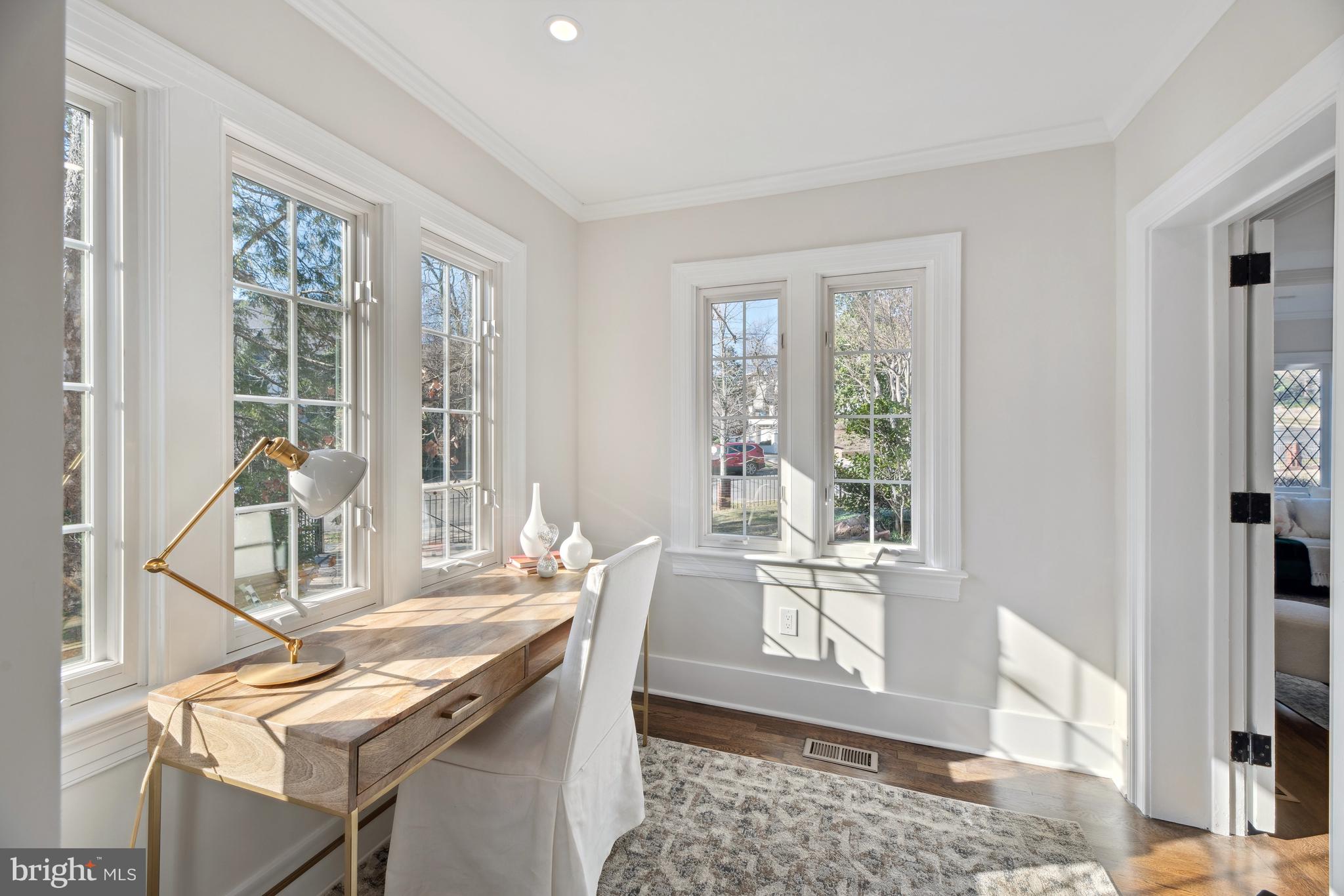 FOREST HILLS - Residential