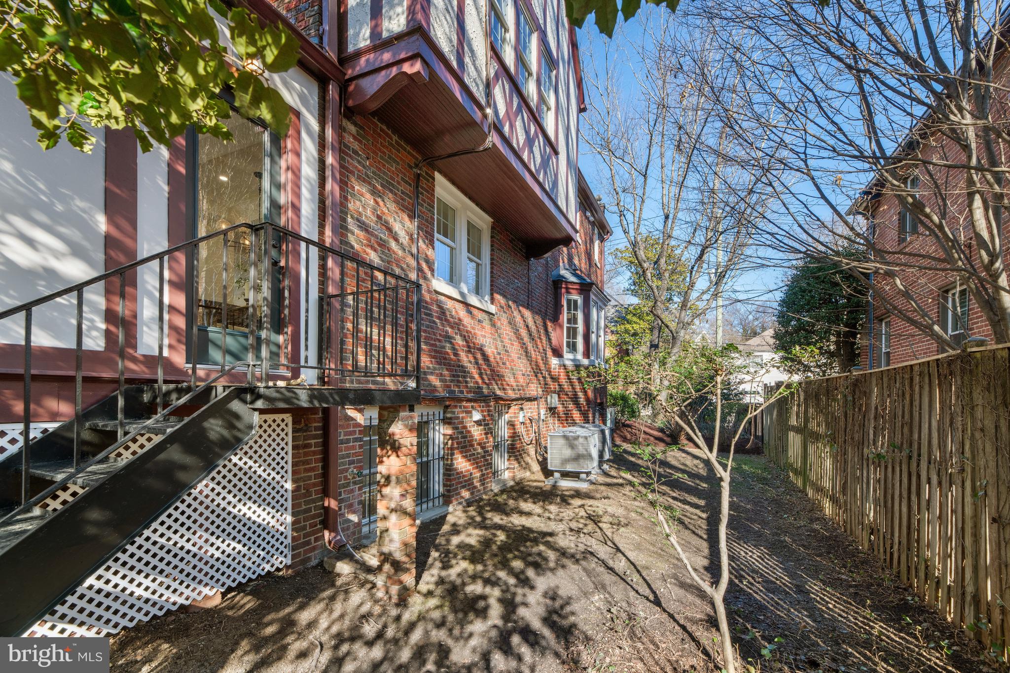 FOREST HILLS - Residential