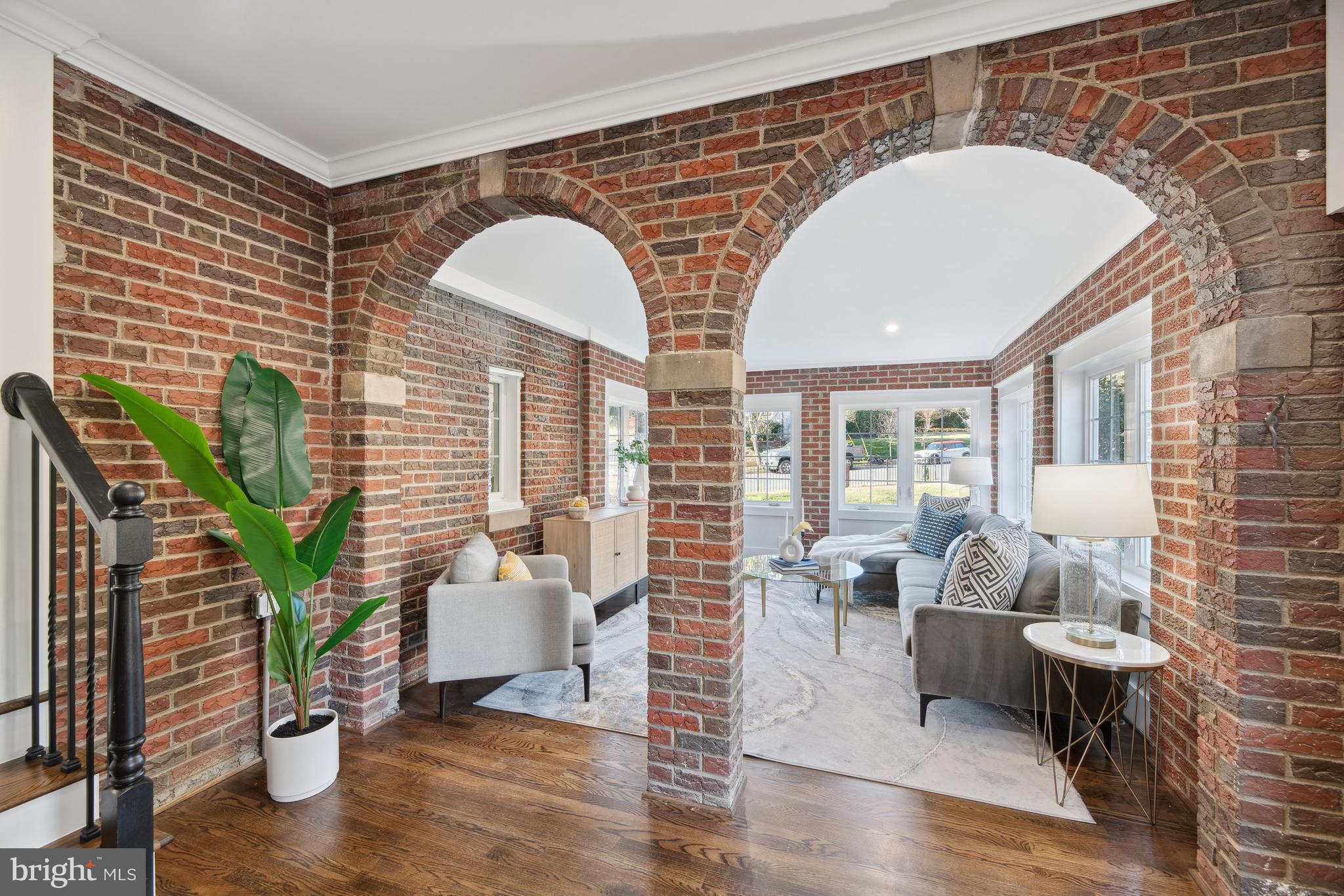 FOREST HILLS - Residential