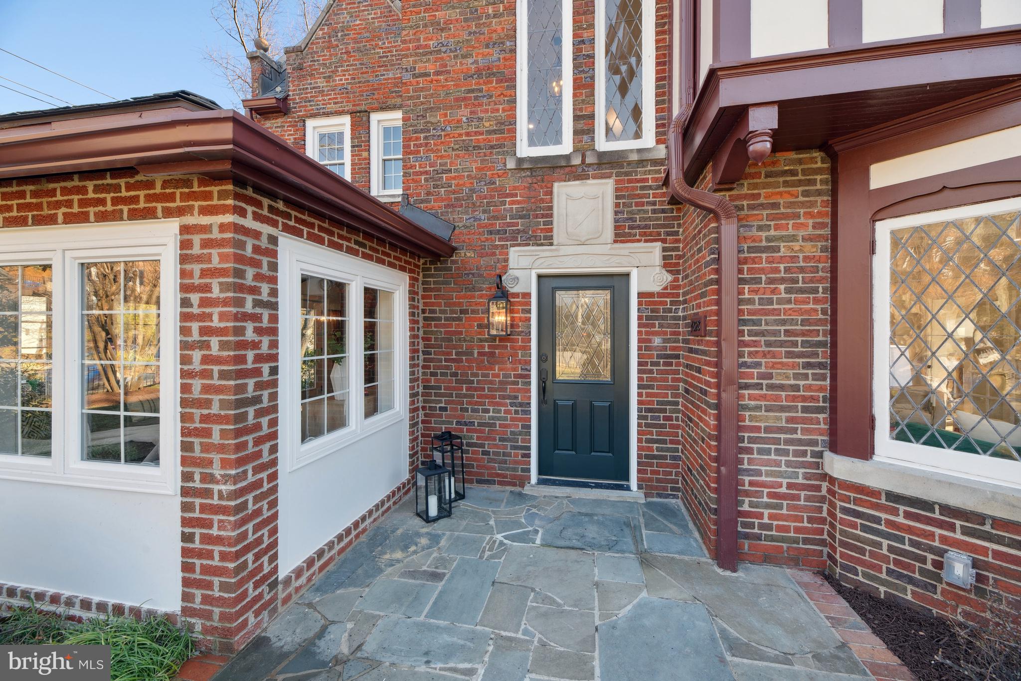 FOREST HILLS - Residential