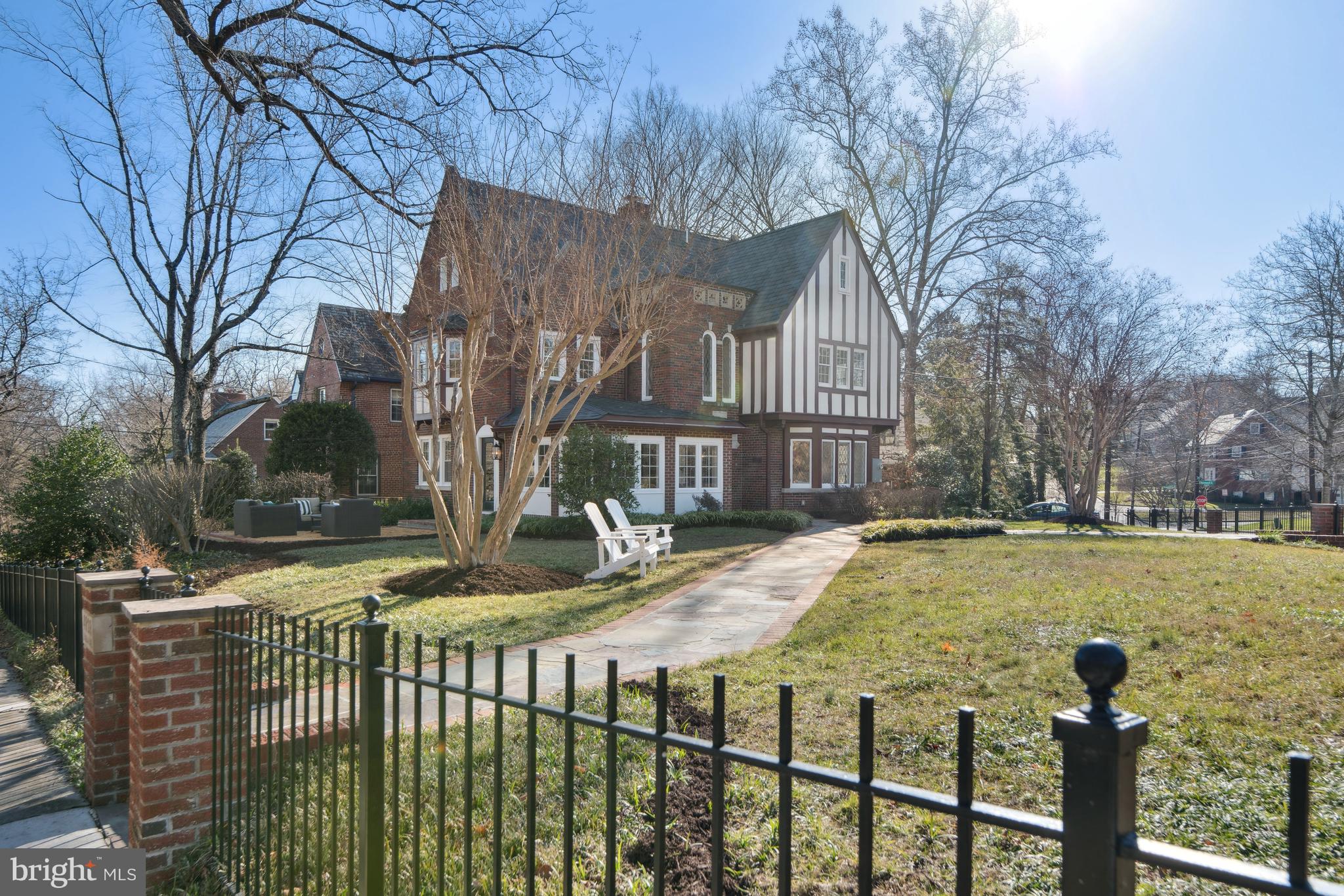 FOREST HILLS - Residential