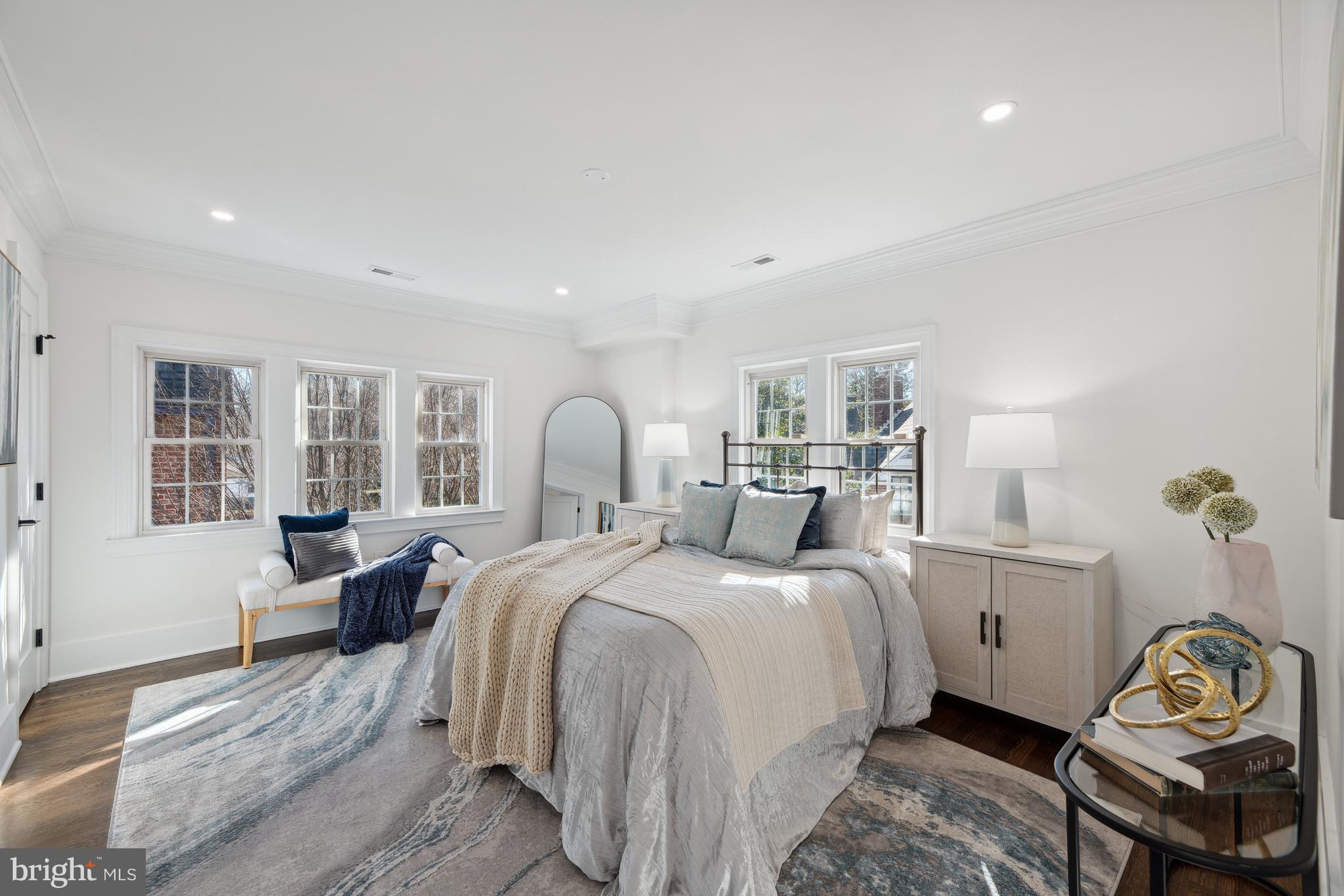 FOREST HILLS - Residential