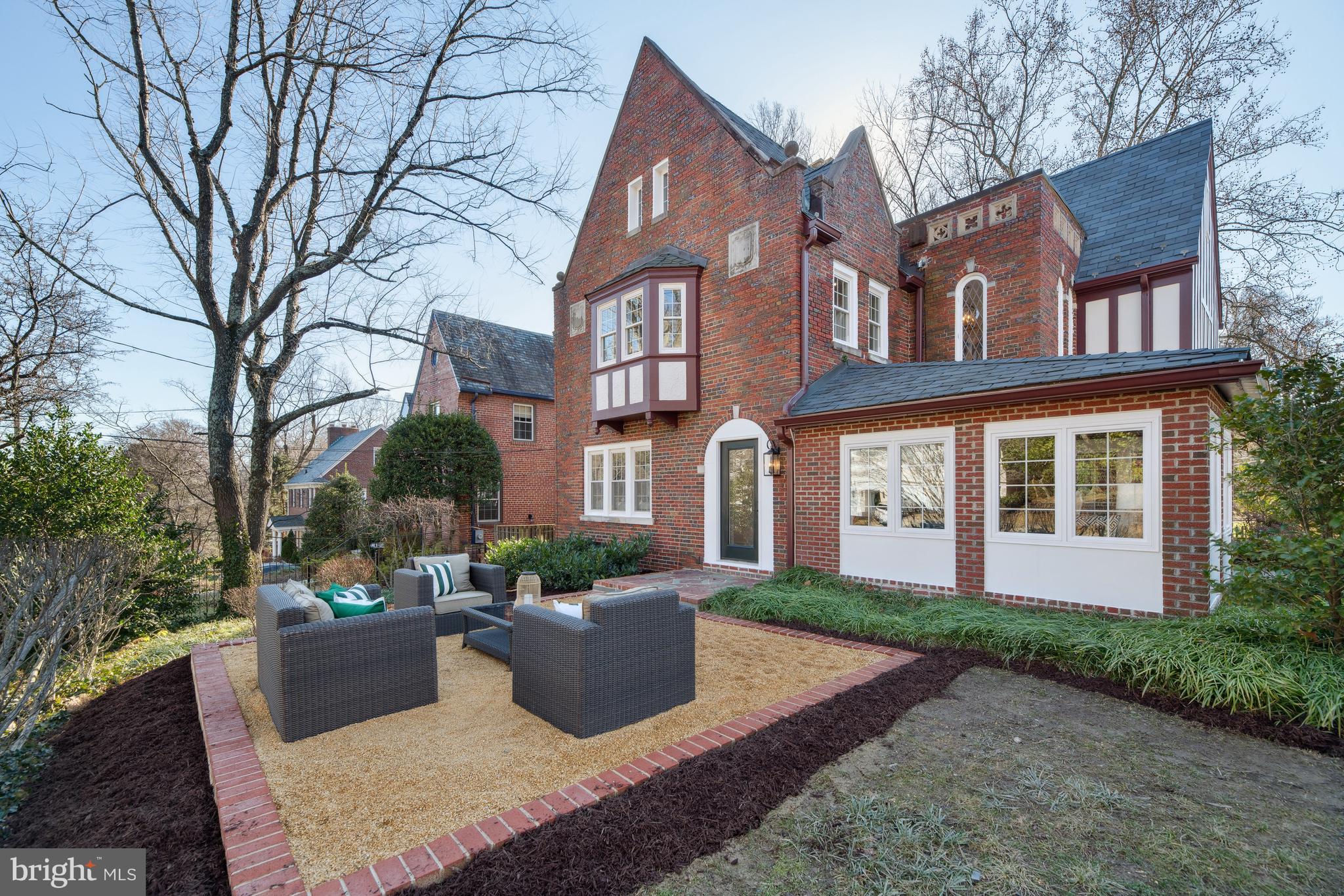 FOREST HILLS - Residential