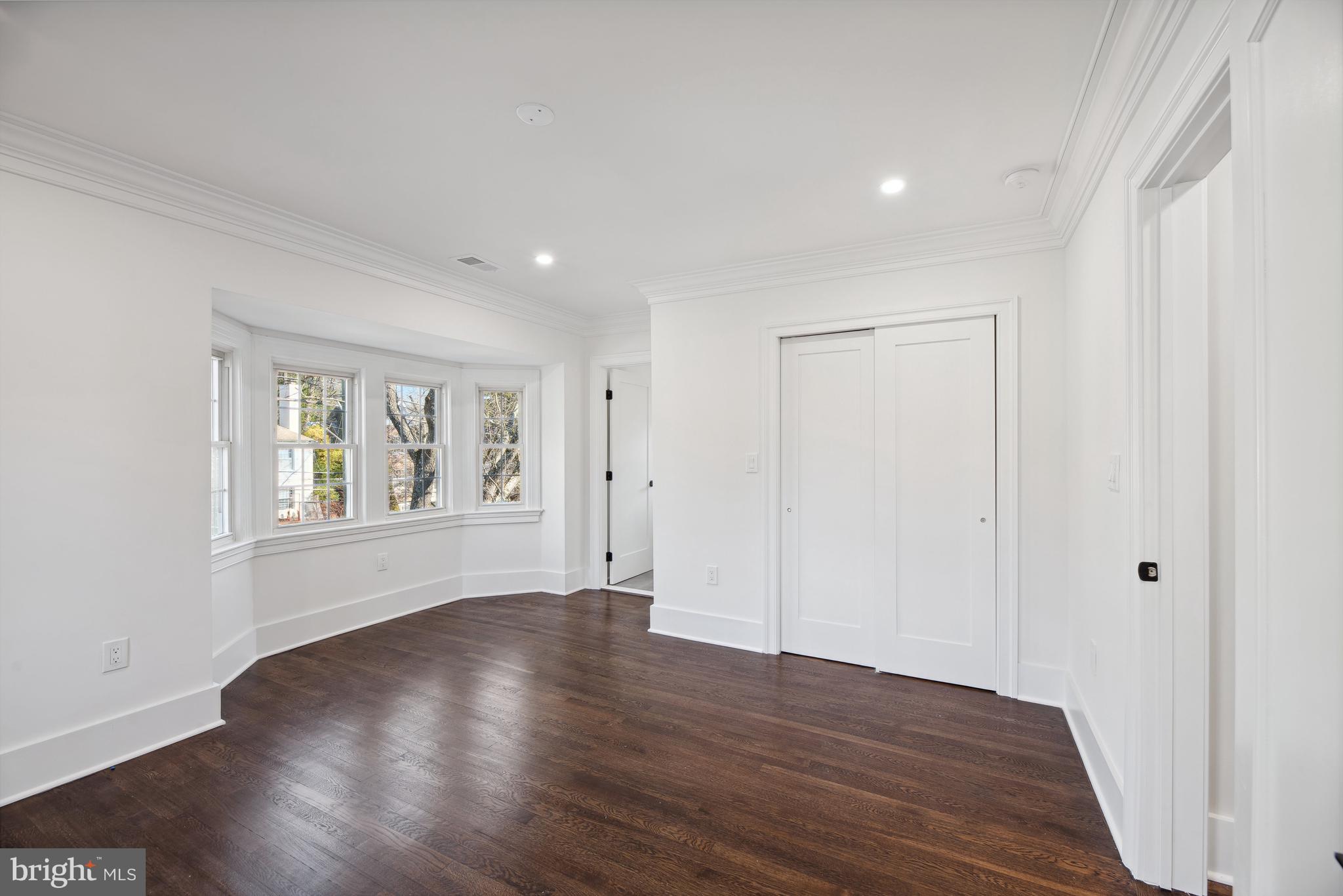 FOREST HILLS - Residential