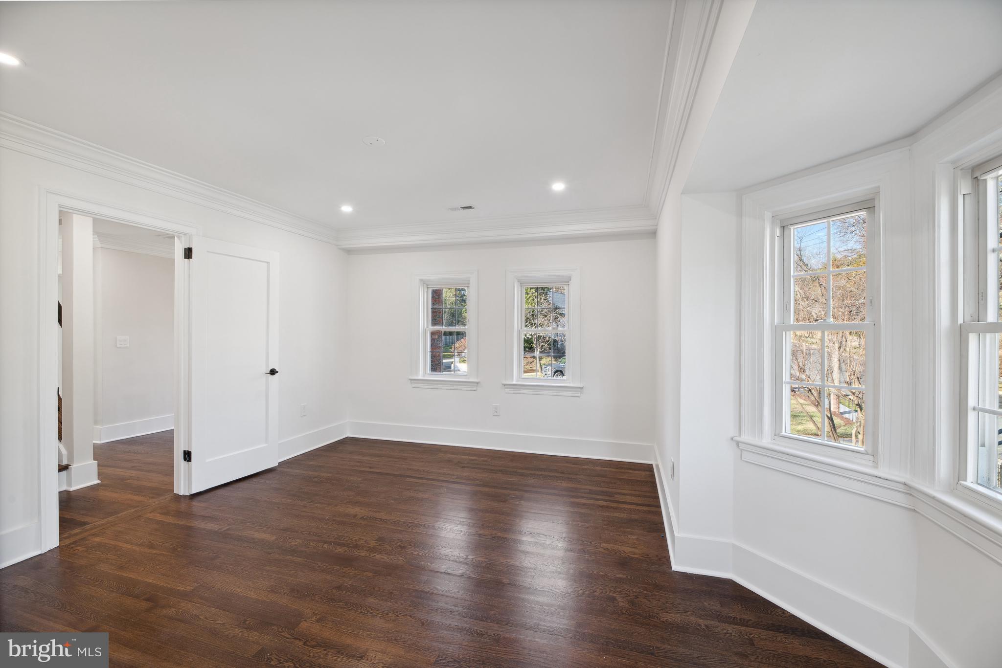 FOREST HILLS - Residential