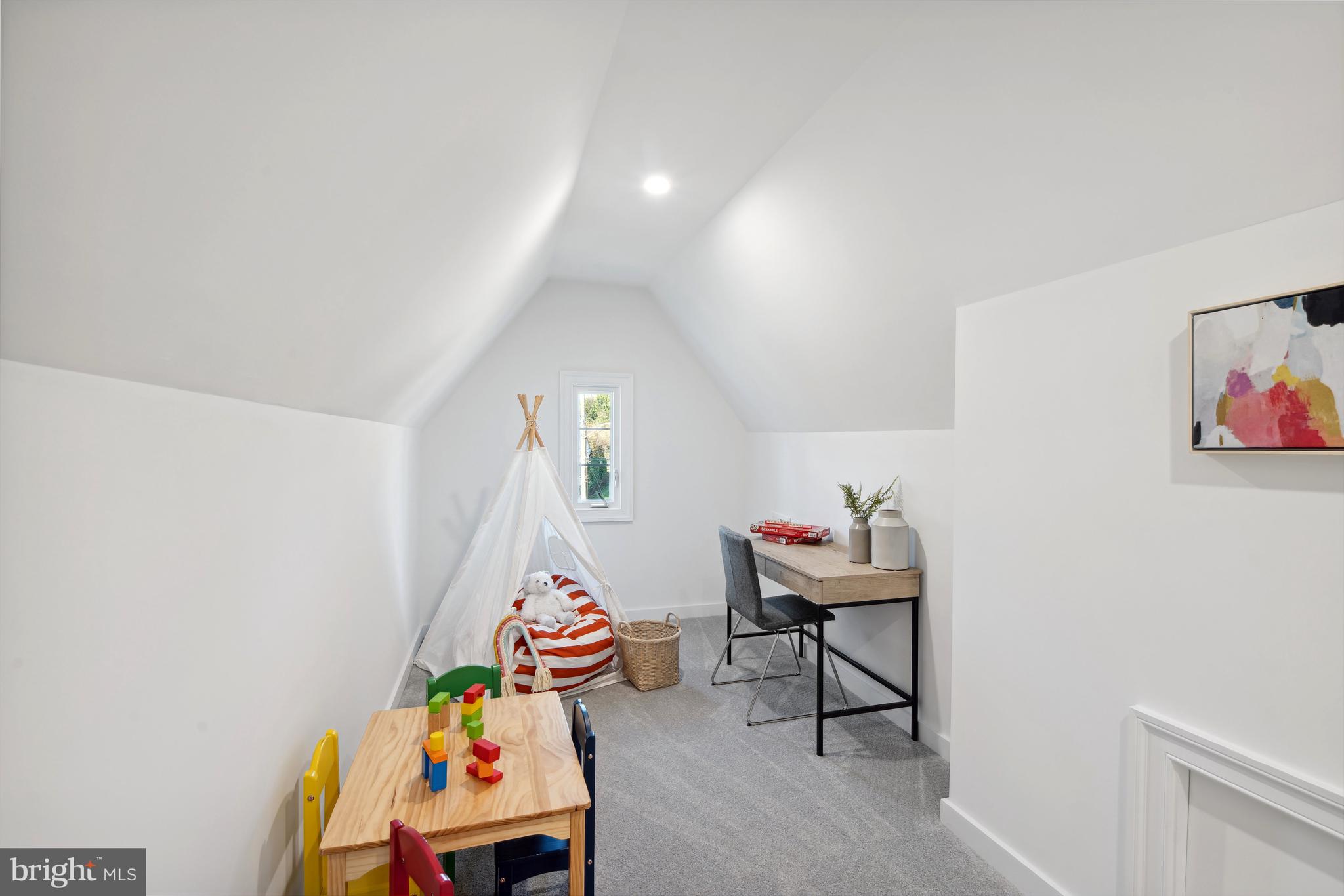 FOREST HILLS - Residential