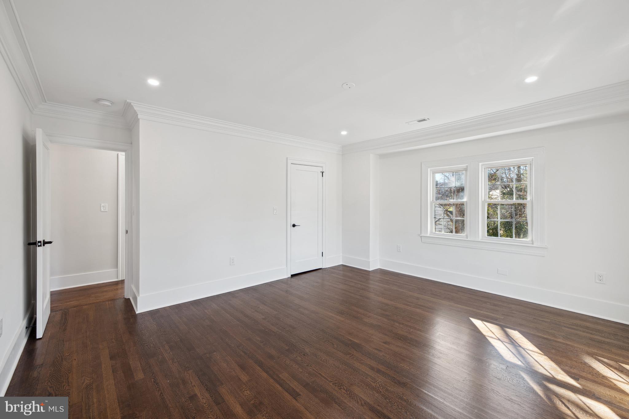 FOREST HILLS - Residential