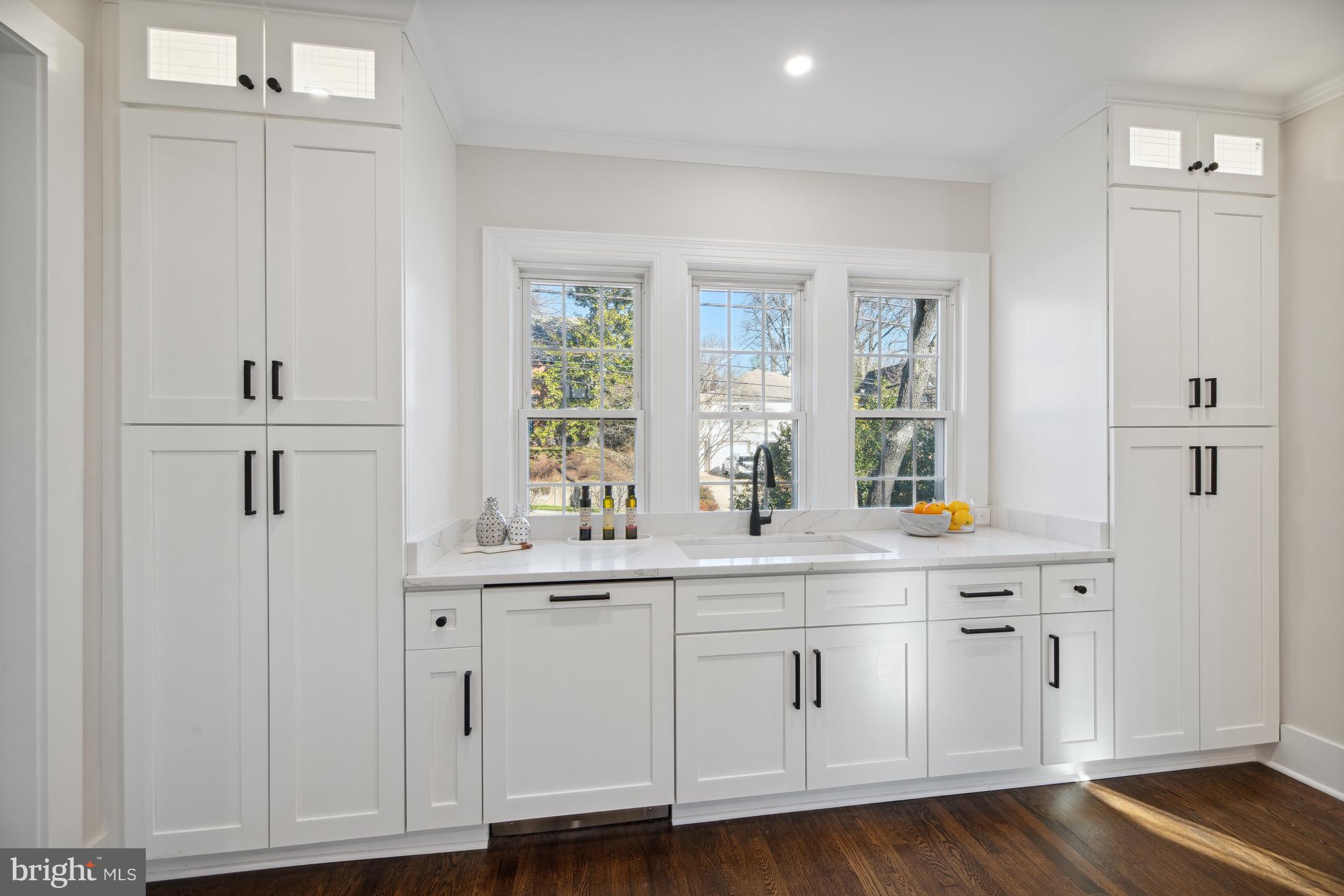 FOREST HILLS - Residential