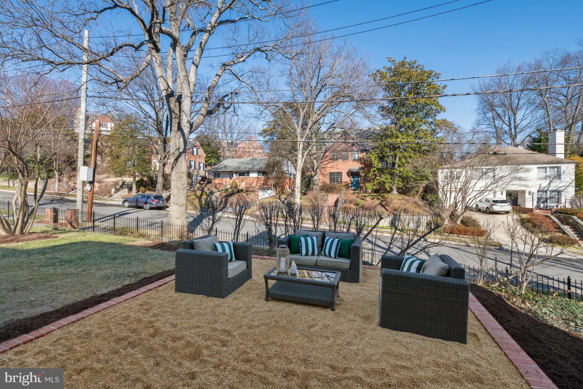 FOREST HILLS - Residential