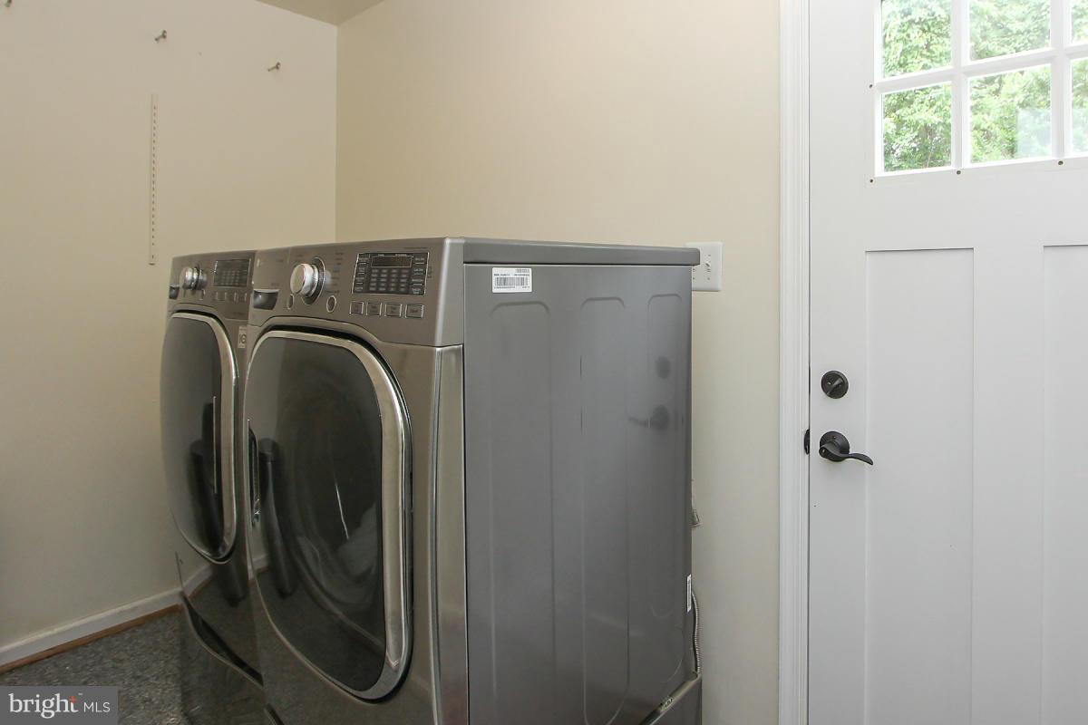 PARKCREST - Residential Lease