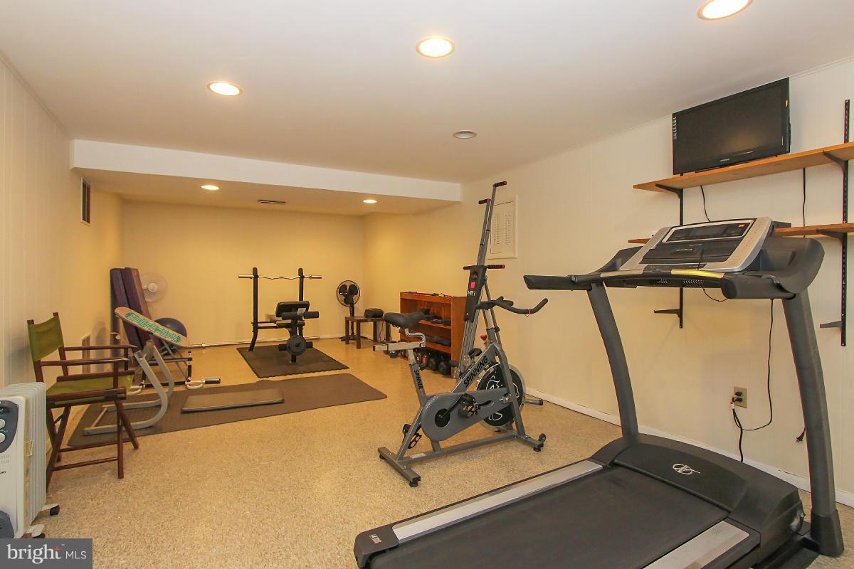 PARKCREST - Residential Lease