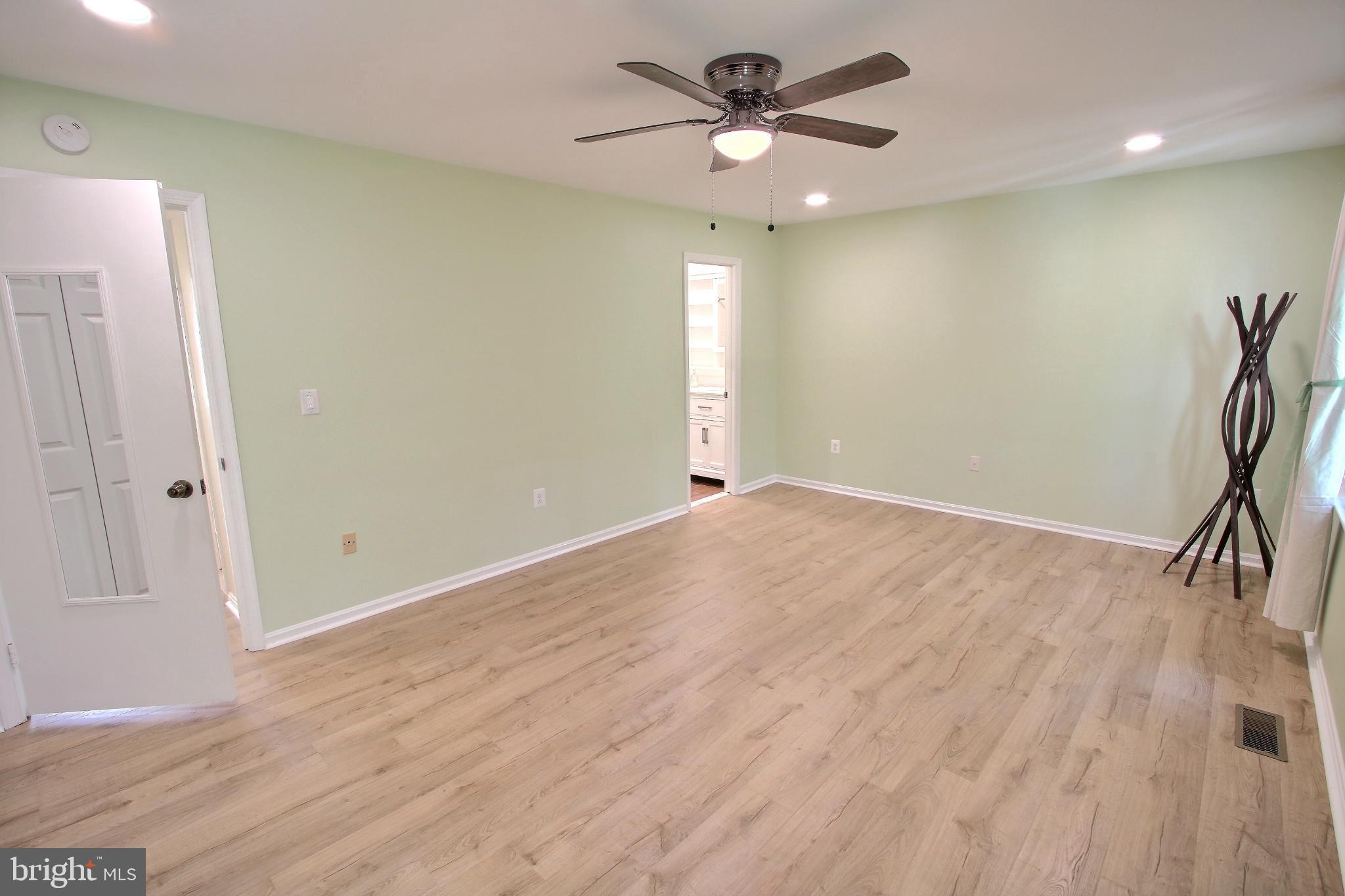 SHADY GROVE VILLAGE - Residential