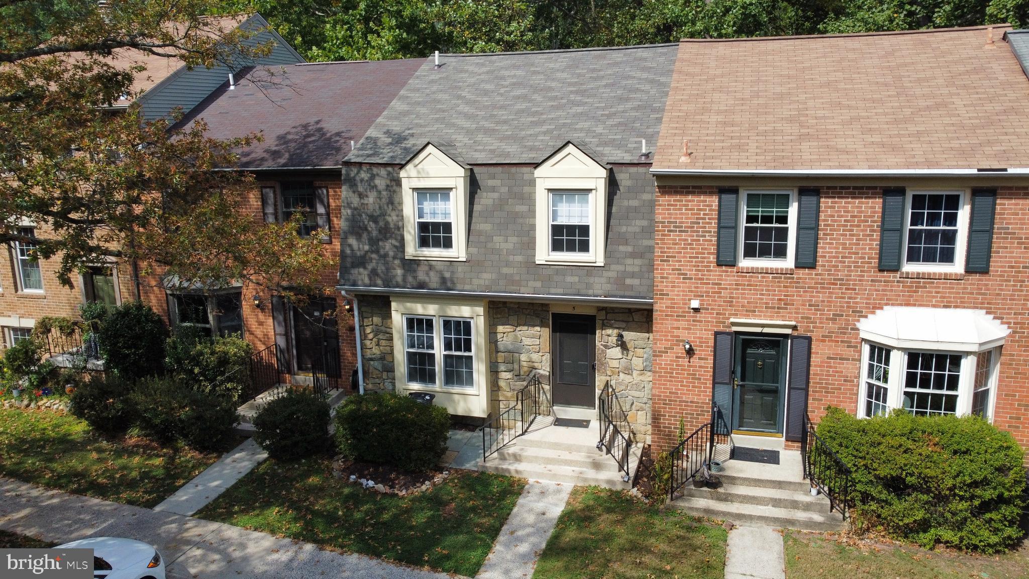 5 APPLESEED LANE