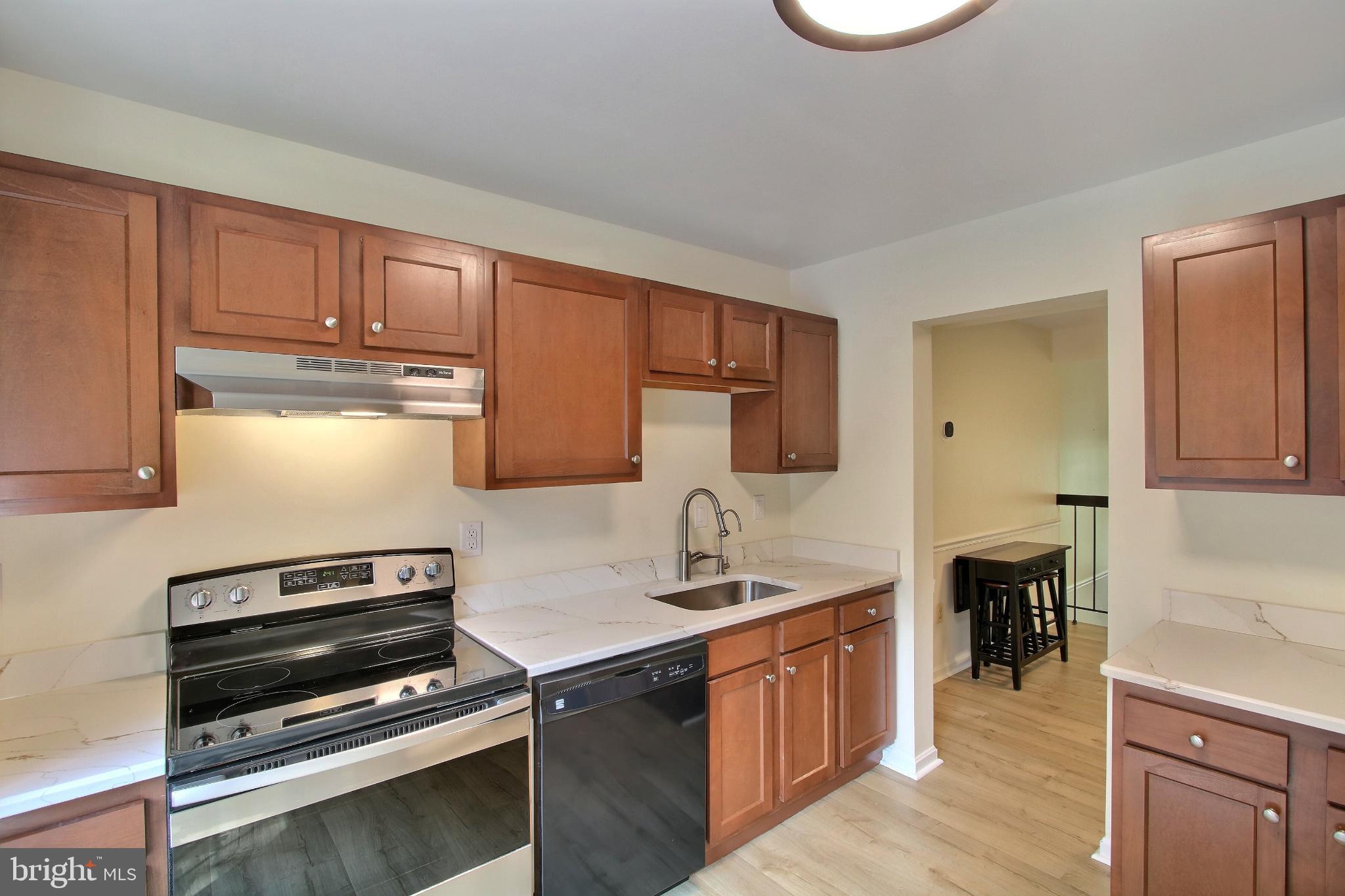 SHADY GROVE VILLAGE - Residential