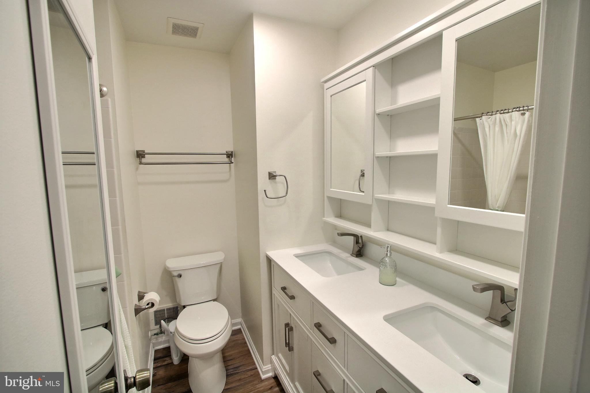 SHADY GROVE VILLAGE - Residential