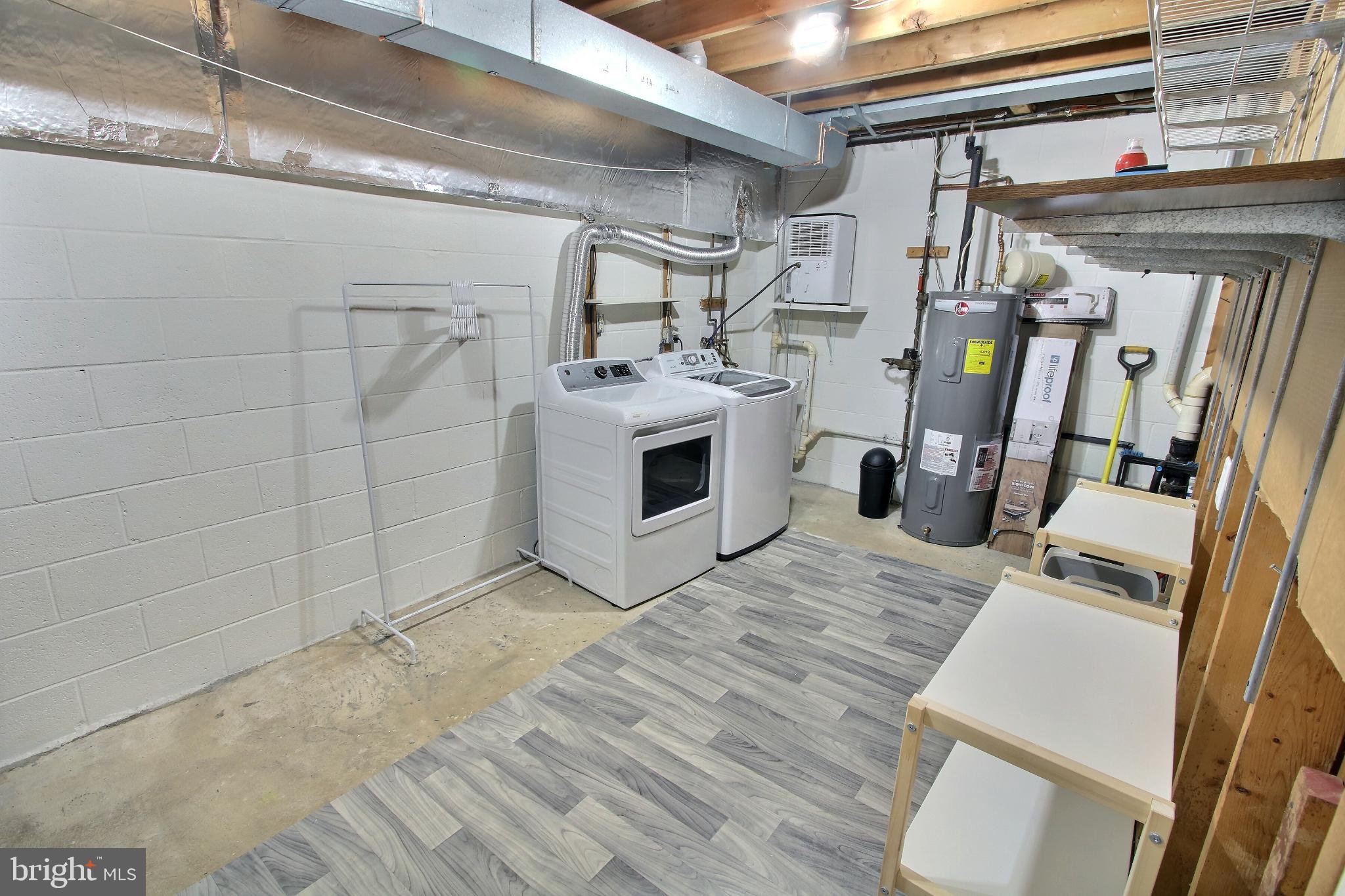 SHADY GROVE VILLAGE - Residential