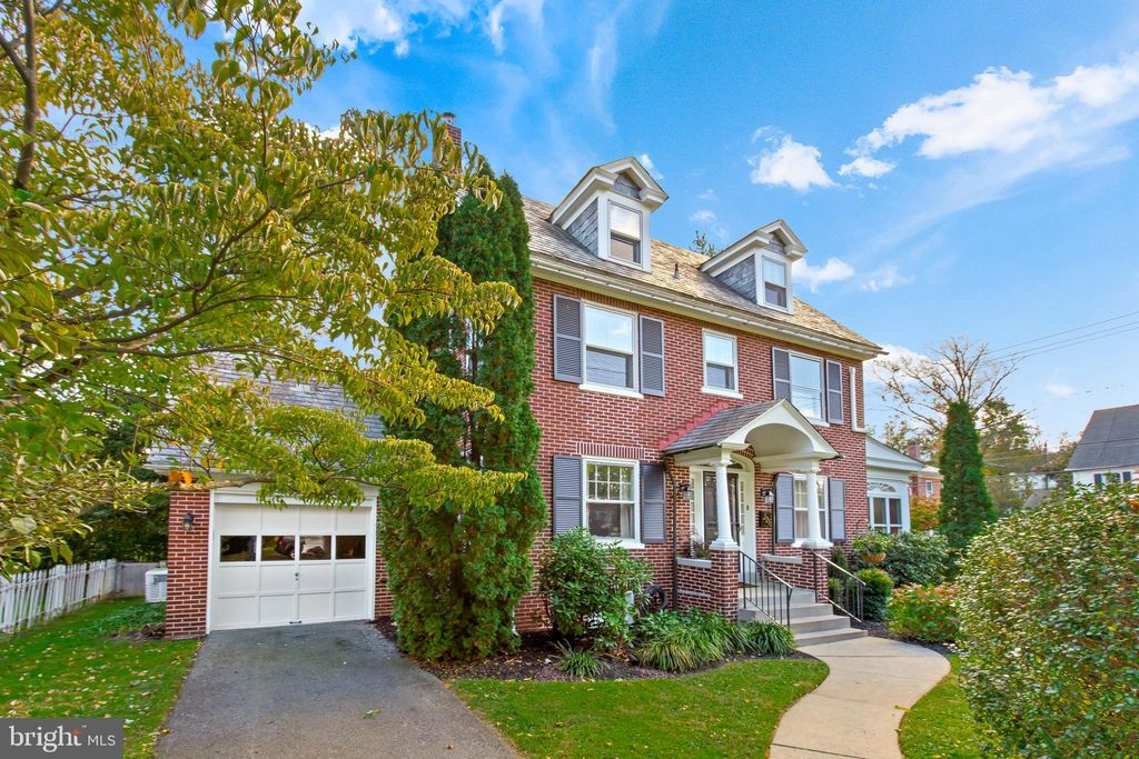 Photo of 121 S President Avenue, LANCASTER, PA 17603 (MLS # PALA2058216)