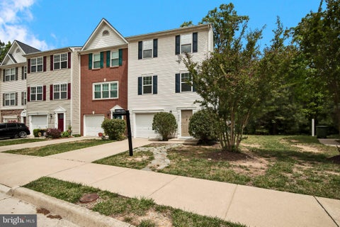 Townhouse For Sale - 18329 Democracy Avenue<br/> RUTHER GLEN, VA 22546