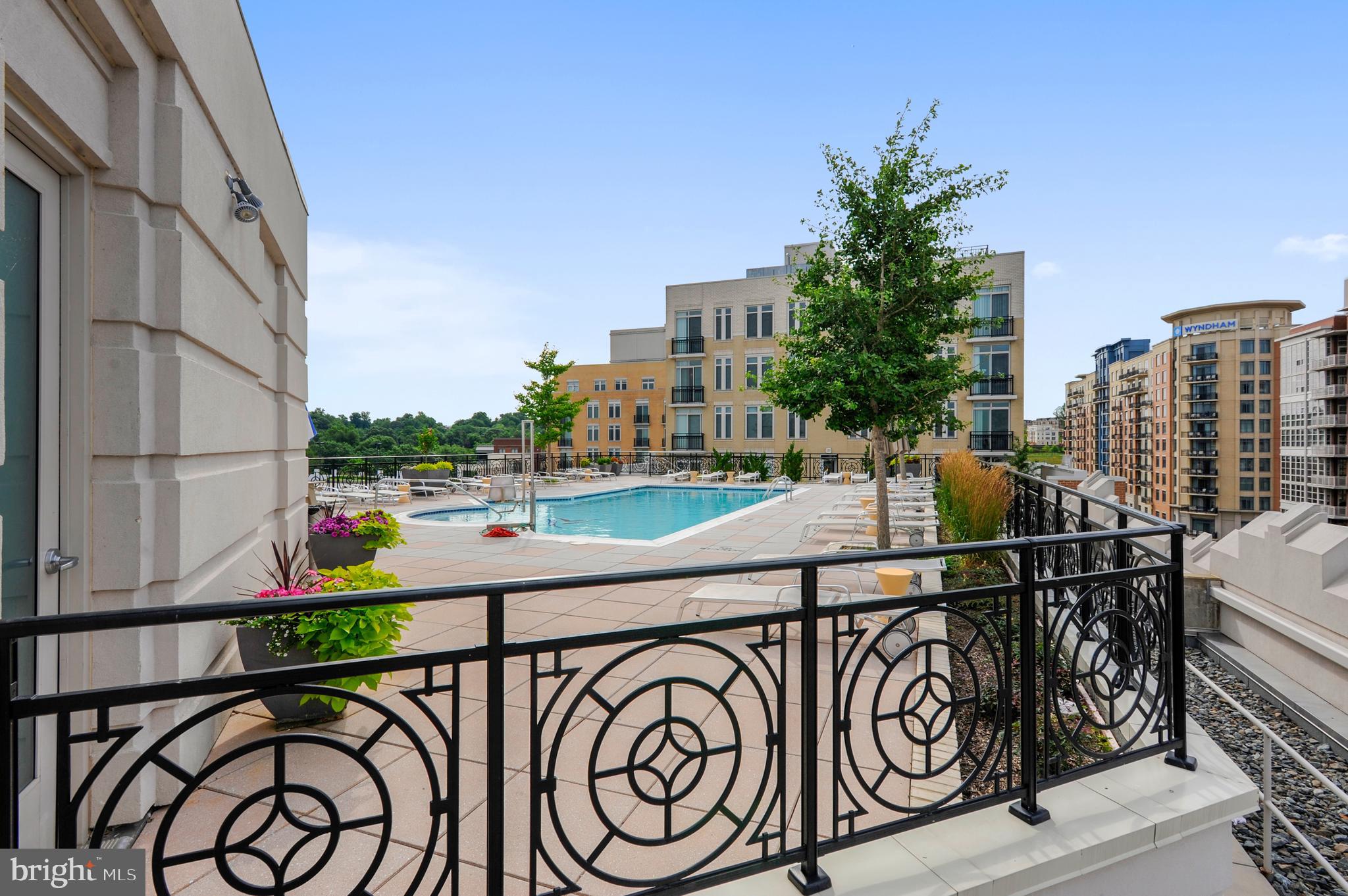 ONE NATIONAL HARBOR CONDOMINIUM - Residential