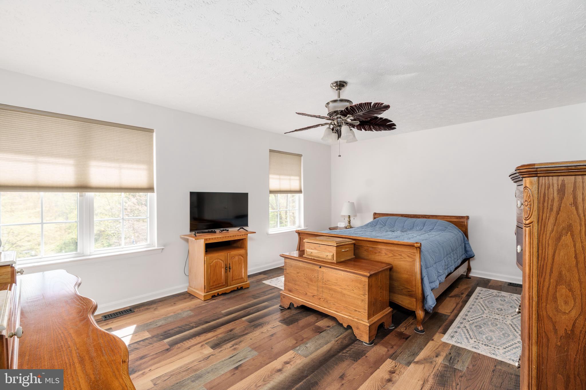 FOREST KNOLL - Residential