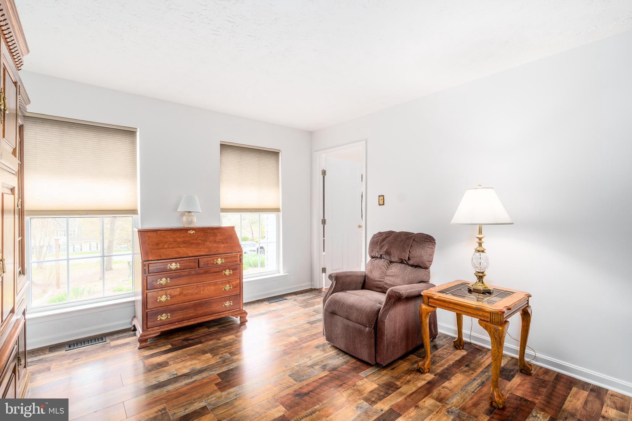 FOREST KNOLL - Residential