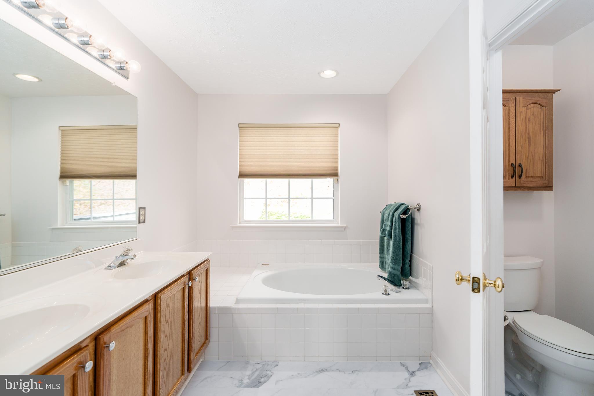 FOREST KNOLL - Residential