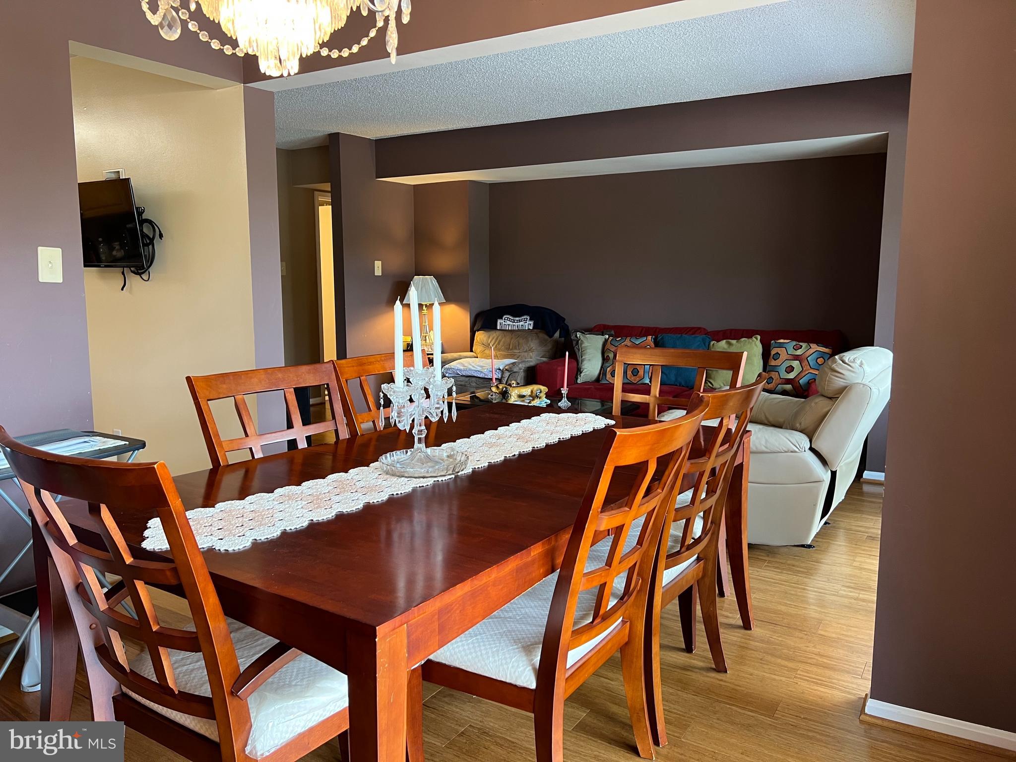 CHELSEA TOWERS - Residential