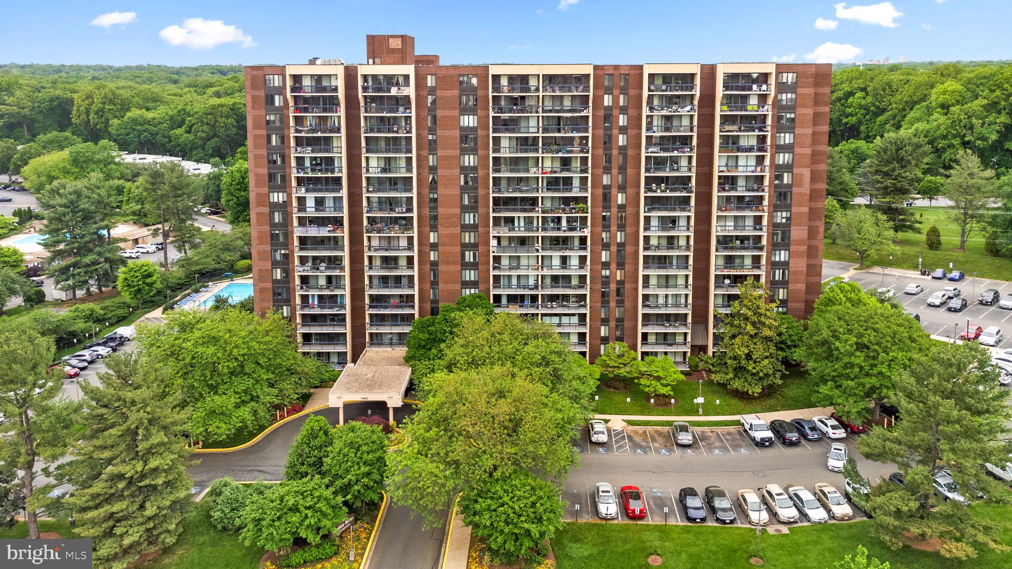 CHELSEA TOWERS - Residential