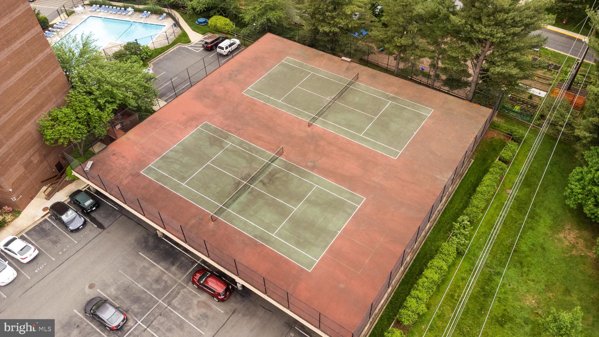 CHELSEA TOWERS - Residential