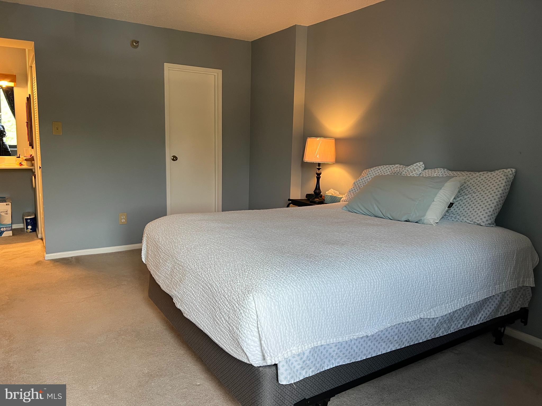 CHELSEA TOWERS - Residential