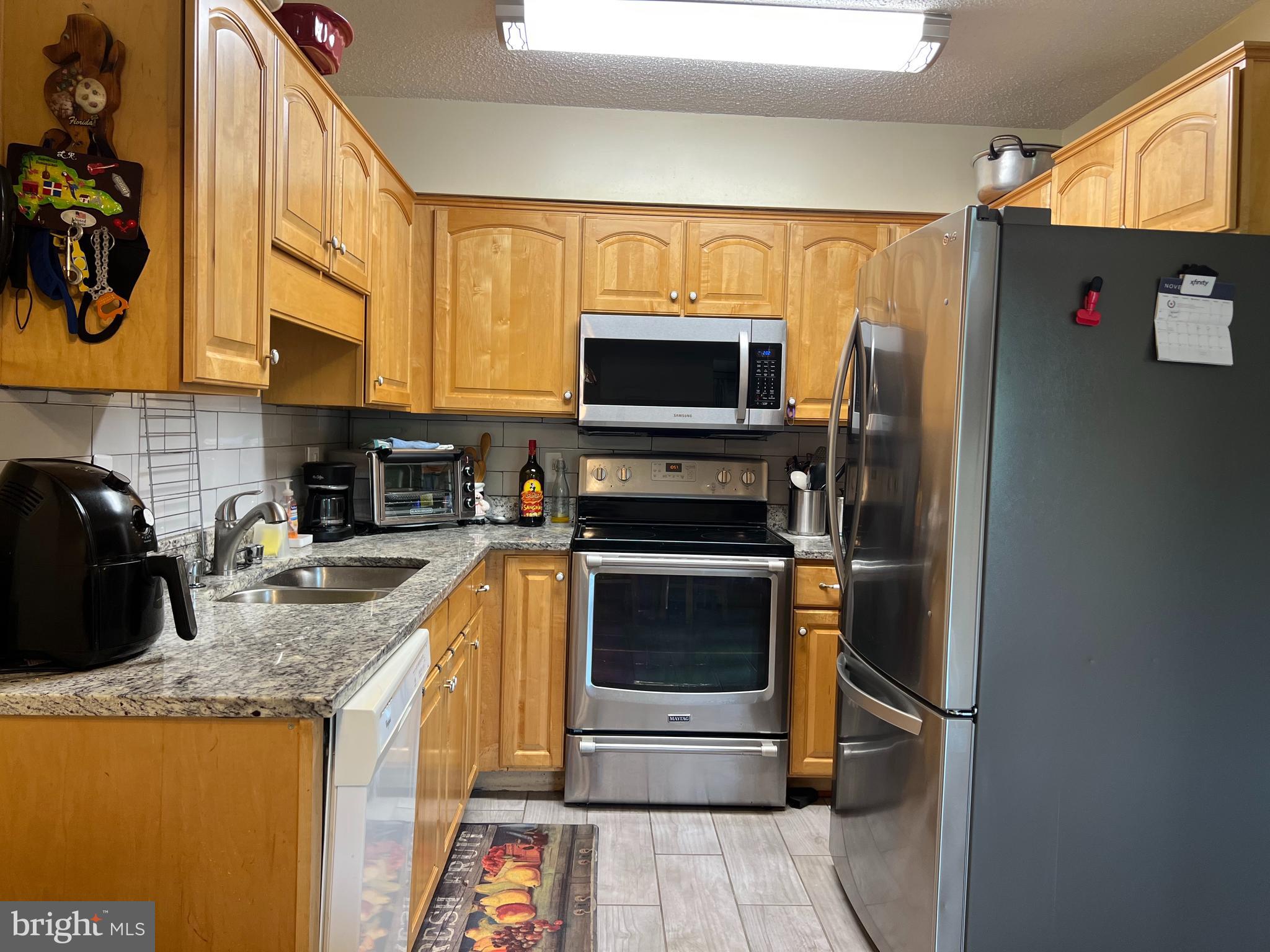 CHELSEA TOWERS - Residential