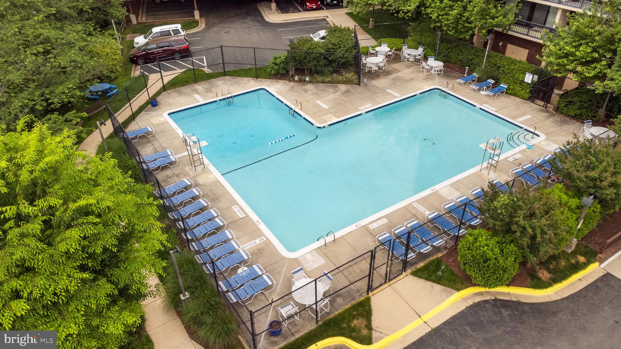 CHELSEA TOWERS - Residential