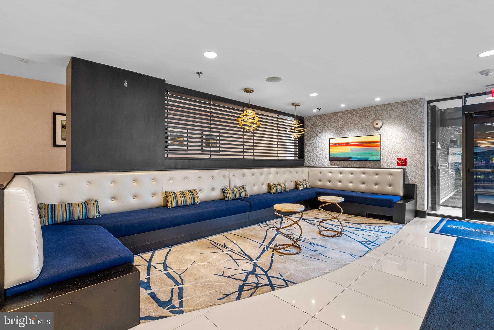 CHELSEA TOWERS - Residential