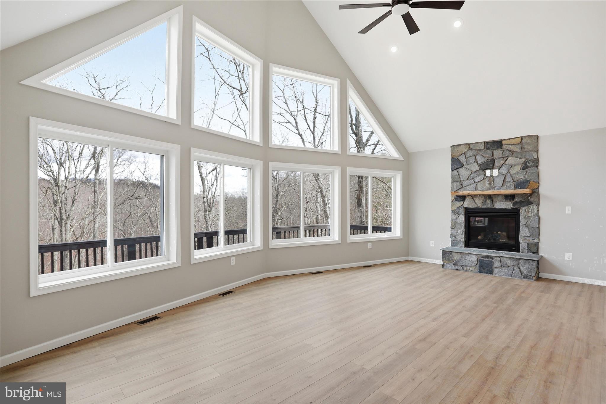 APPLE MT LAKE - Residential