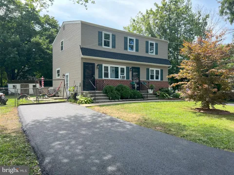 327 Garden Avenue, Horsham, PA MLS: PAMC2139412