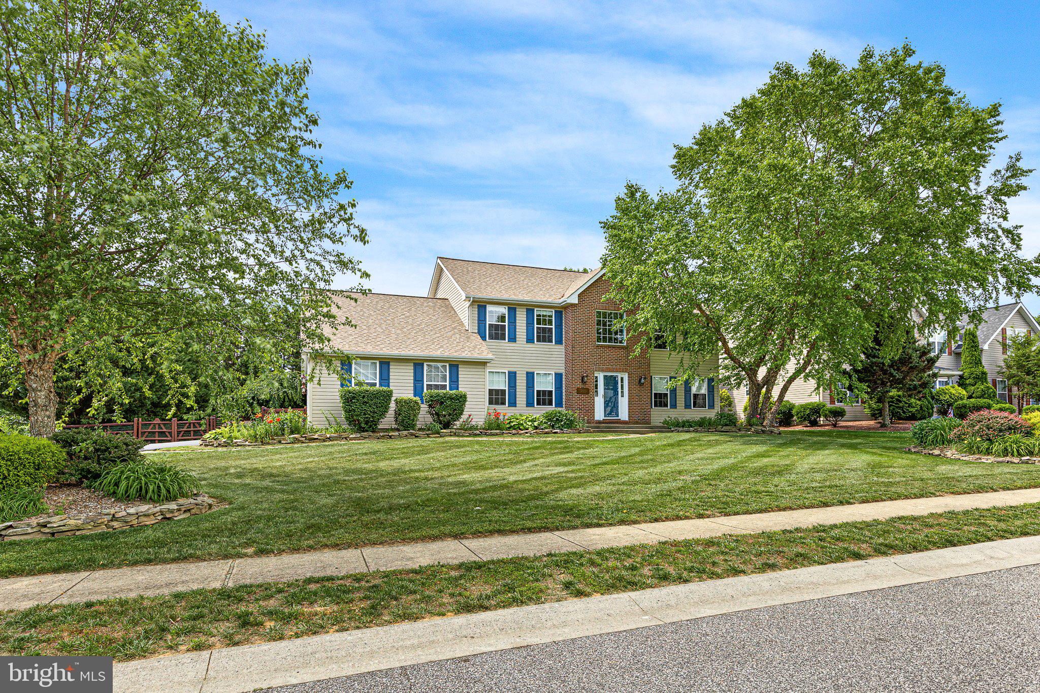 206 W THOMAS COURT