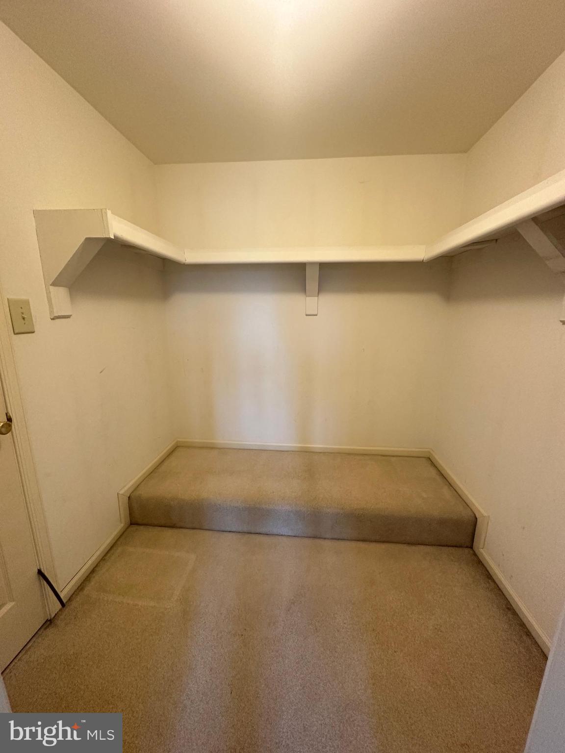 TWIN HILLS - Residential