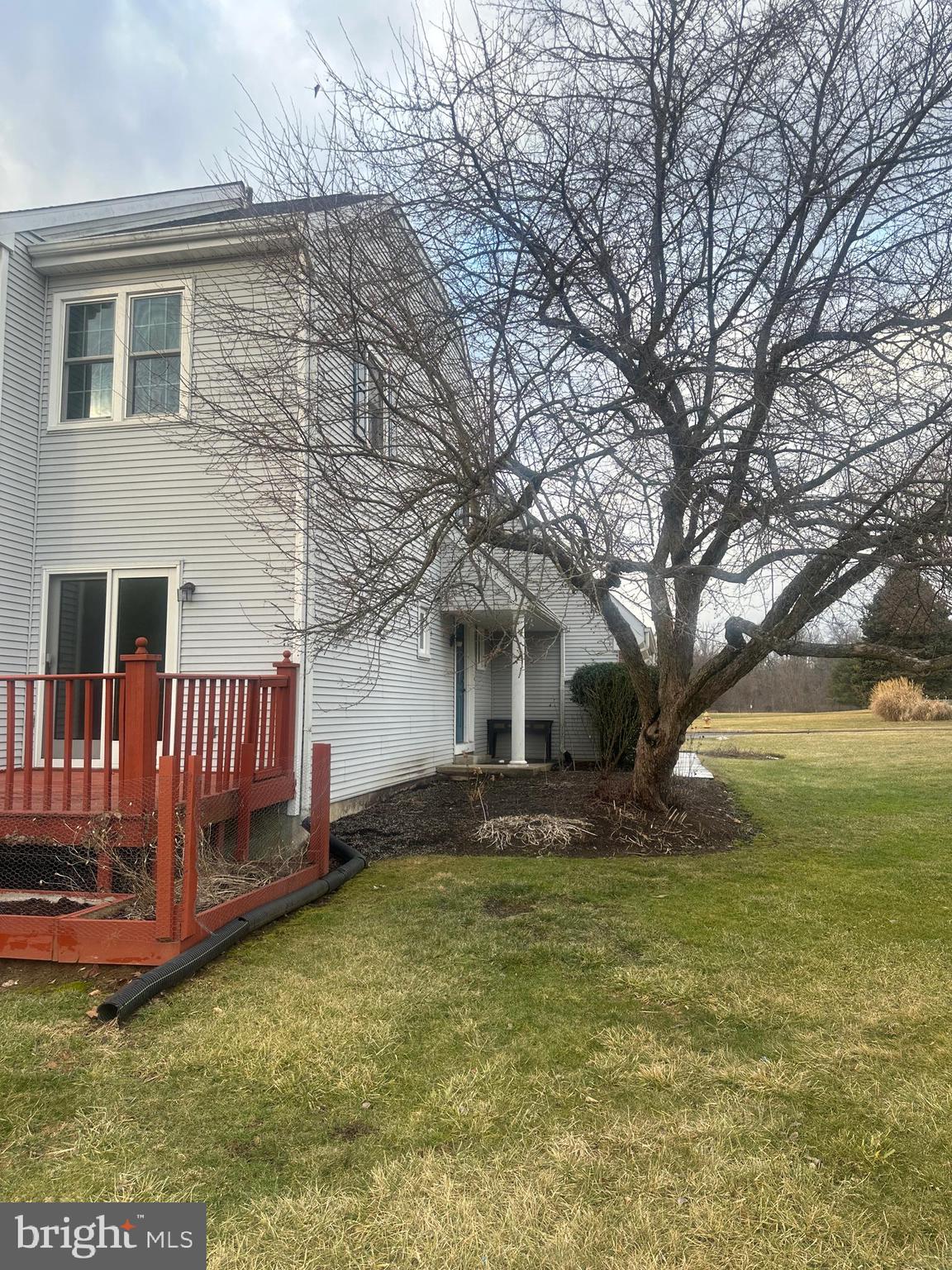 TWIN HILLS - Residential